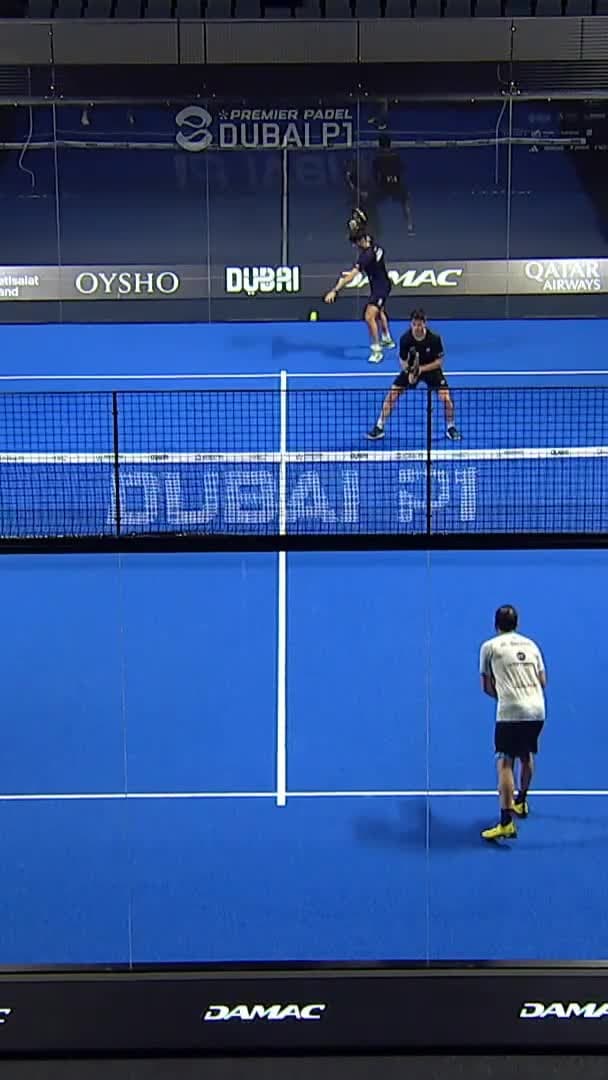 Santigosa wins the service with an amazing drop