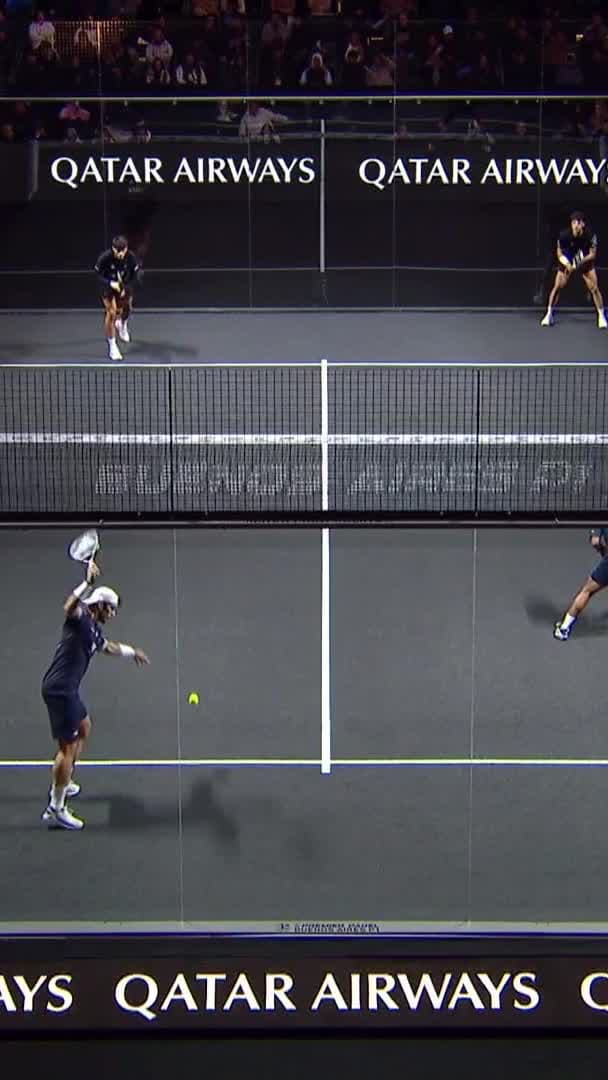 Chingotto and Galan control the front court and finish with a volley through the middle