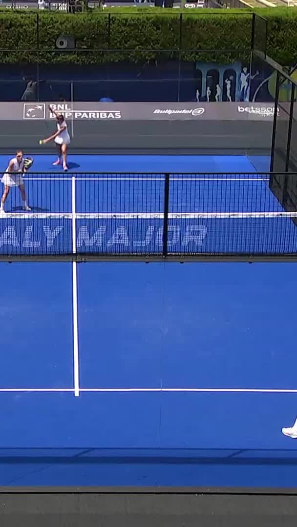 Wonderful backhand by Rodriguez