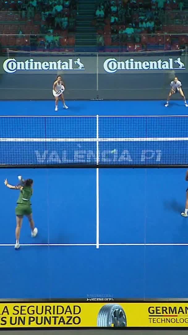 Talavan with a great forehand shot to win the break point