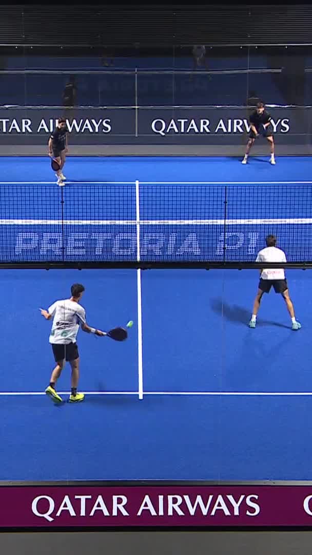 Alonso and Goñi break serve to take control of the second set