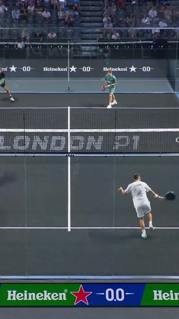 Yanguas & Stupaczuk win the break point