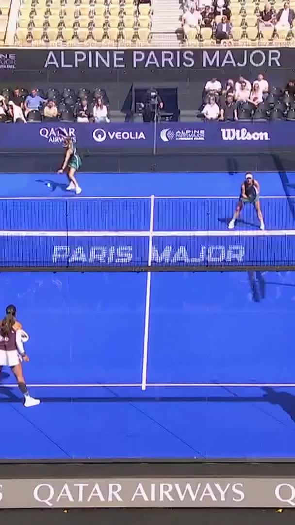 Another perfect volley from Valenzuela to win the point