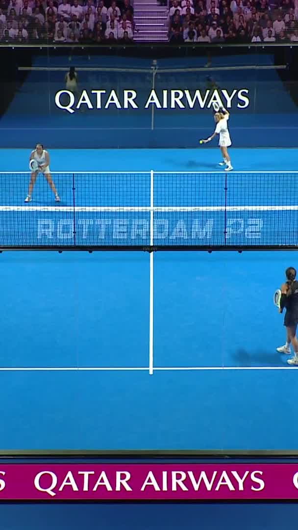 Sanchez with a perfect drop shot