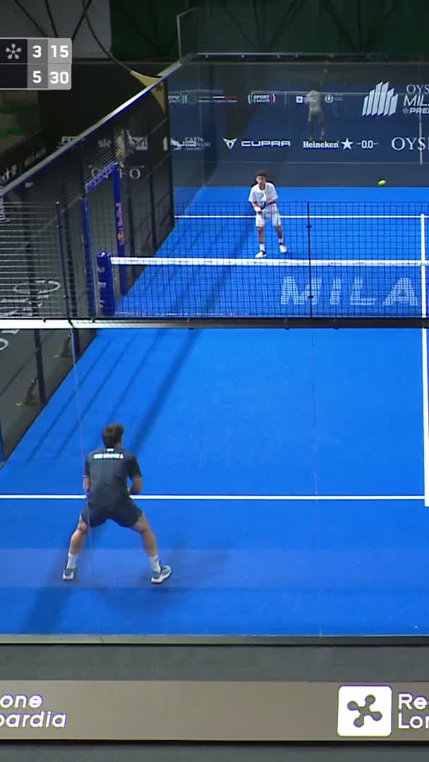 Vilariño with a forehand winner