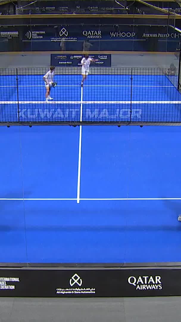 Gonzalez’s error gives Alonso and Goñi the break back to level it at 5-5