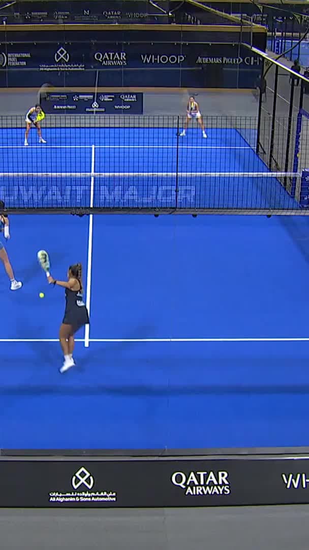 Lopez hits a fantastic smash