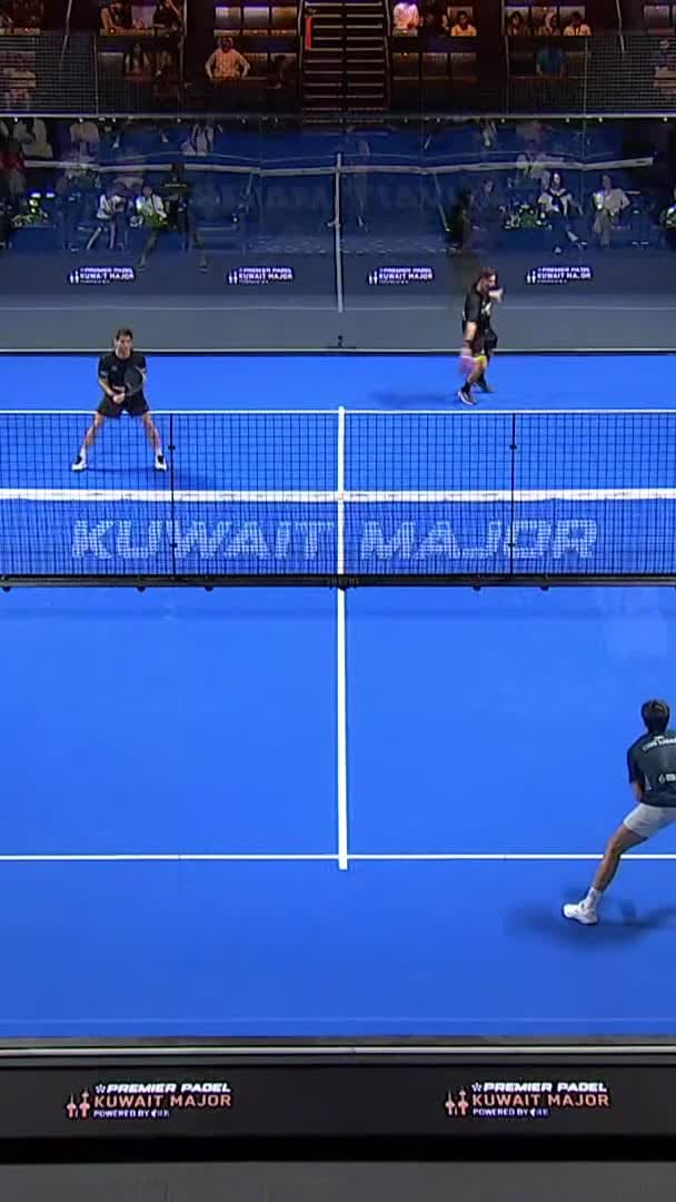 Another good backhand volley from Libaak
